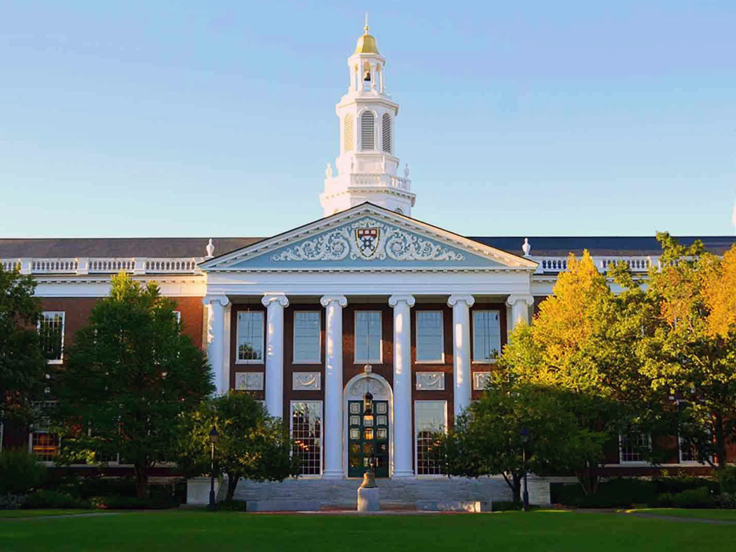 Harvard University США